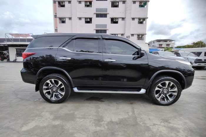 TOYOTA 4WD 2020 2.4V AT FORTUNER BLACK  2266 full