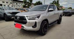 REVO PRE 2022 2.4 MID AT SAMRT CAB SILVER  5153