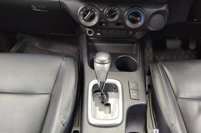 REVO PRE 2022 2.4 MID AT SAMRT CAB SILVER  5153 full