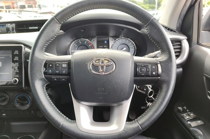 REVO PRE 2022 2.4 MID AT SAMRT CAB SILVER  5153 full