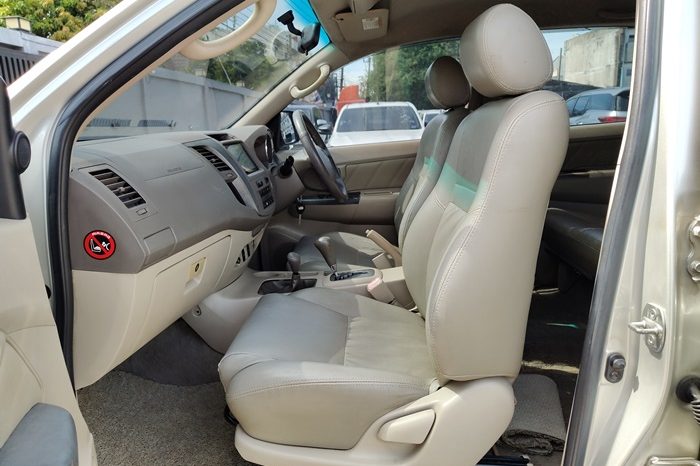TOYOTA 4WD 2006 2.7V AT FORTUNER SILVER  2220 full
