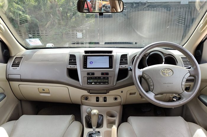 TOYOTA 4WD 2006 2.7V AT FORTUNER SILVER  2220 full