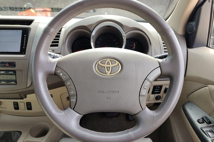 TOYOTA 4WD 2006 2.7V AT FORTUNER SILVER  2220 full