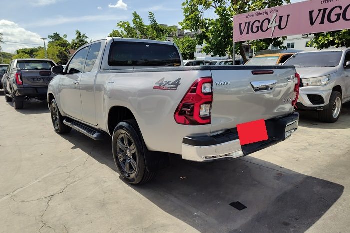 REVO 4WD 2021 2.4 MID MT SMART CAB SILVER  4241 full
