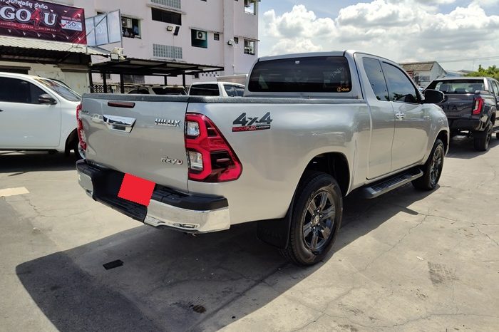 REVO 4WD 2021 2.4 MID MT SMART CAB SILVER  4241 full