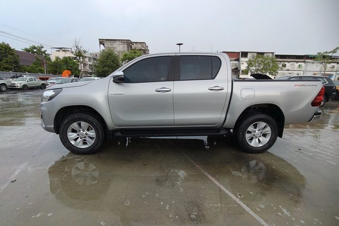 REVO PRE 2020 2.4E AT DOUBLE CAB SILVER  6033 full