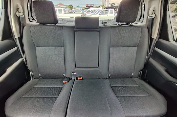 REVO PRE 2020 2.4 MID AT DOUBLE CAB BLACK  1858 full