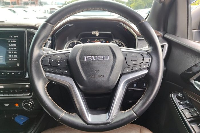ISUZU 4WD 2019 3.0 AT DOUBLE CAB BLUE  8612 full