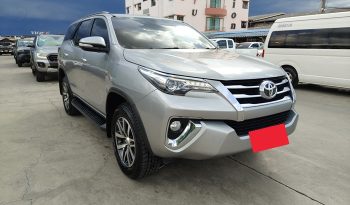 TOYOTA 2WD 2017 2.4V AT FORTUNER SILVER  5580 full