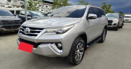 TOYOTA 2WD 2017 2.4V AT FORTUNER SILVER  5580