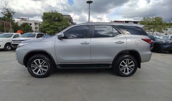 TOYOTA 2WD 2017 2.4V AT FORTUNER SILVER  5580 full