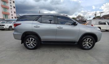 TOYOTA 2WD 2017 2.4V AT FORTUNER SILVER  5580 full