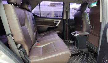 TOYOTA 2WD 2017 2.4V AT FORTUNER SILVER  5580 full