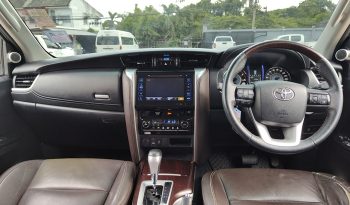 TOYOTA 2WD 2017 2.4V AT FORTUNER SILVER  5580 full