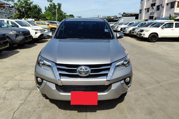 TOYOTA 2WD 2015 2.4V AT FORTUNER SILVER  3512 full