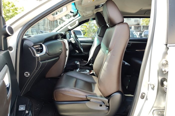 TOYOTA 2WD 2015 2.4V AT FORTUNER SILVER  3512 full