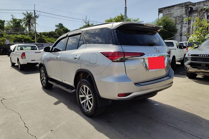 TOYOTA 2WD 2015 2.4V AT FORTUNER SILVER  3512 full