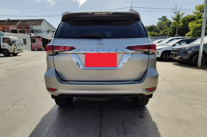 TOYOTA 2WD 2015 2.4V AT FORTUNER SILVER  3512 full