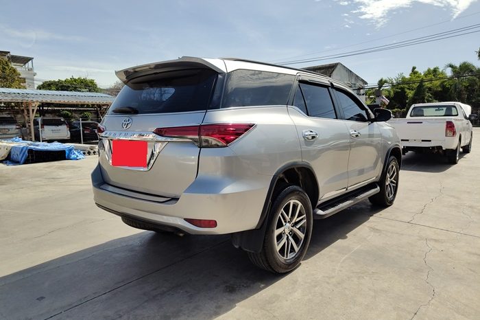 TOYOTA 2WD 2015 2.4V AT FORTUNER SILVER  3512 full