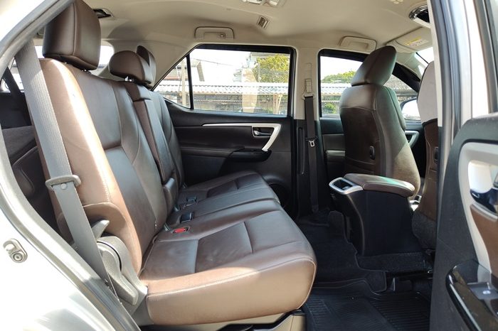 TOYOTA 2WD 2015 2.4V AT FORTUNER SILVER  3512 full