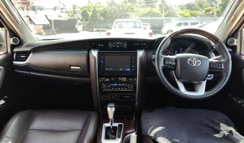 TOYOTA 2WD 2015 2.4V AT FORTUNER SILVER  3512 full