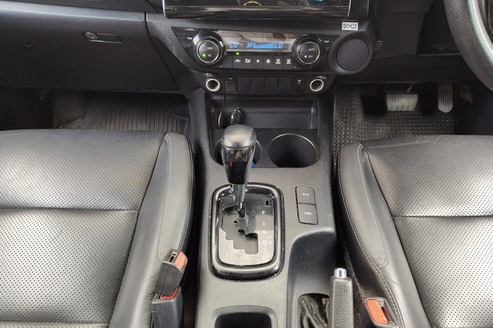 ROCCO PRE 2022 2.4 HIGHT AT DOUBLE CAB RED  9861 full