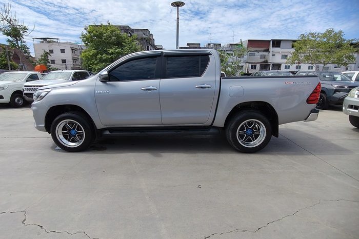 REVO PRE 2019 2.4E AT DOUBLE CAB SILVER  1869 full