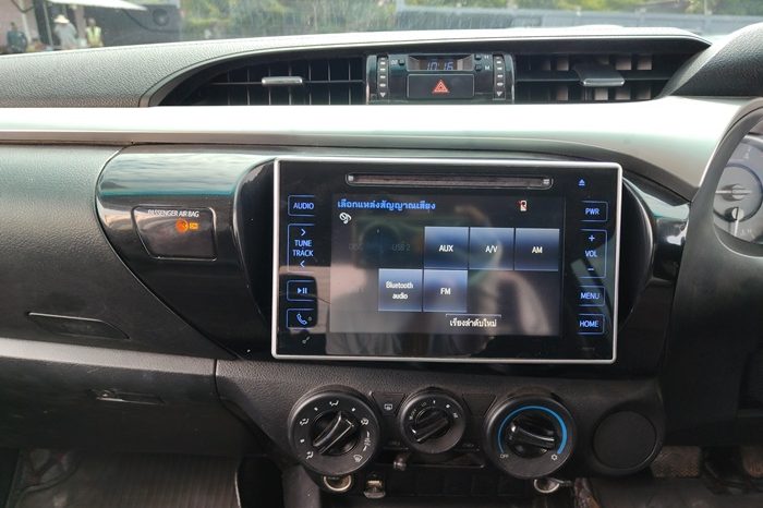 REVO PRE 2019 2.4E AT DOUBLE CAB SILVER  1869 full
