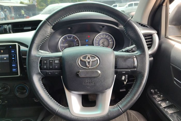 REVO PRE 2019 2.4E AT DOUBLE CAB SILVER  1869 full