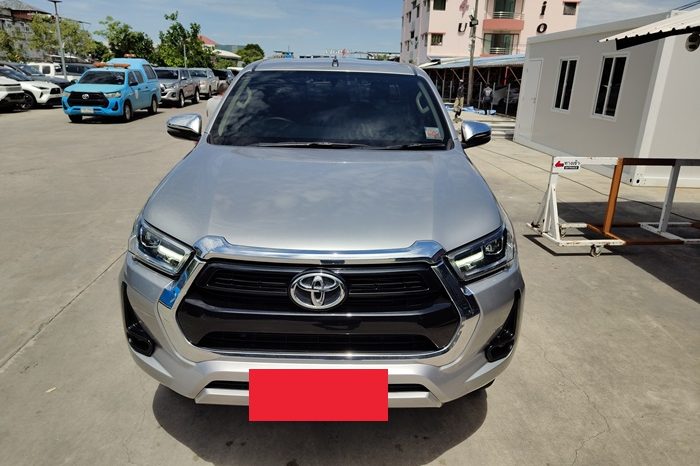 REVO PRE 2022 2.4 MID AT DOUBLE CAB SILVER  8814 full