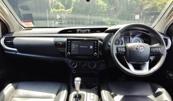 REVO PRE 2022 2.4 MID AT DOUBLE CAB SILVER  8814 full