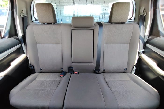 REVO PRE 2017 2.4E AT DOUBLE CAB SILVER  1348 full