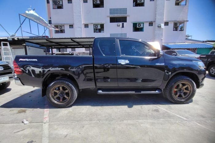 REVO PRE 2017 2.4E AT SMART CAB BLACK  2009 full