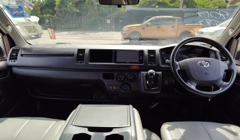 TOYOTA 2WD 2019 2.7 MT COMMUTER WHITE  849 full