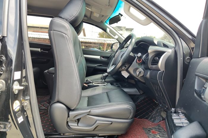 REVO PRE 2019 2.4E AT DOUBLE CAB BLACK  7737 full
