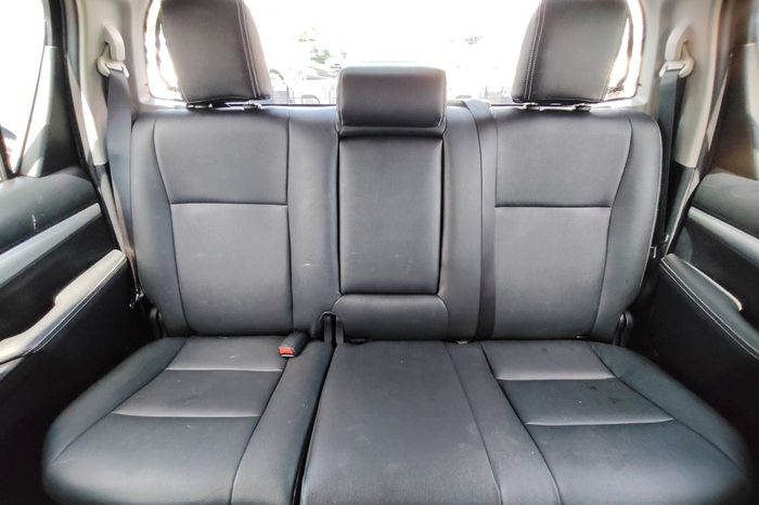 REVO PRE 2019 2.4E AT DOUBLE CAB BLACK  7737 full