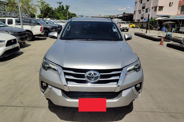 TOYOTA 4WD 2019 2.8V AT FORTUNER SILVER  1055 full