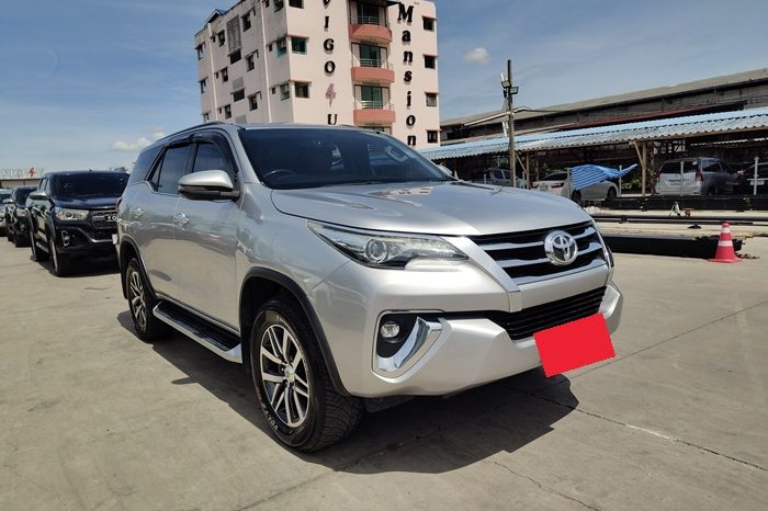 TOYOTA 4WD 2019 2.8V AT FORTUNER SILVER  1055 full