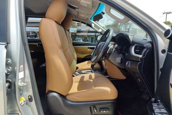 TOYOTA 4WD 2019 2.8V AT FORTUNER SILVER  1055 full
