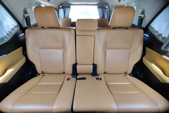 TOYOTA 4WD 2019 2.8V AT FORTUNER SILVER  1055 full