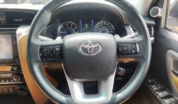 TOYOTA 4WD 2019 2.8V AT FORTUNER SILVER  1055 full