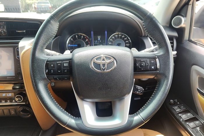 TOYOTA 4WD 2019 2.8V AT FORTUNER SILVER  1055 full