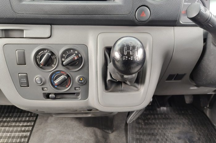 NISSAN 2021 2WD 2.5 MT VAN WHITE 1154 full