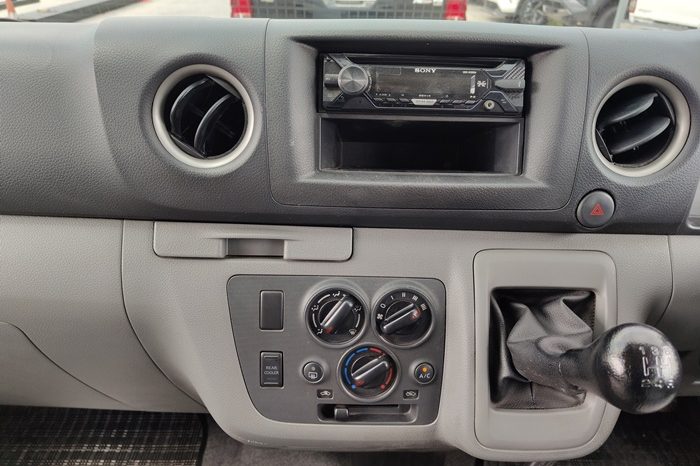 NISSAN 2021 2WD 2.5 MT VAN WHITE 1154 full