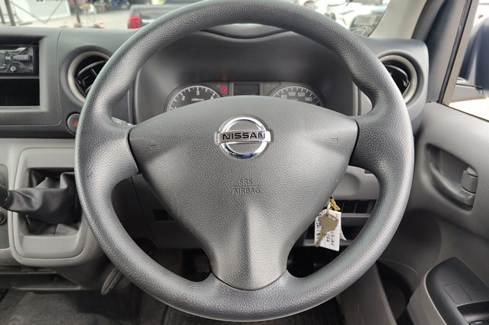 NISSAN 2021 2WD 2.5 MT VAN WHITE 1154 full