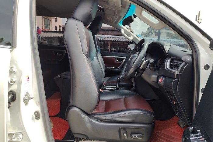 TOYOTA 4WD 2018 2.8V AT FORTUNER WHITE  9446 full