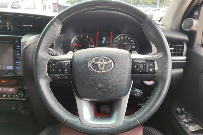 TOYOTA 4WD 2018 2.8V AT FORTUNER WHITE  9446 full