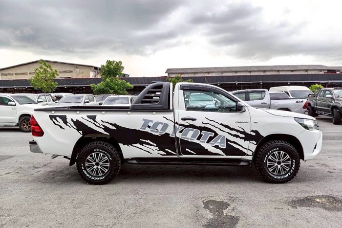 REVO 2WD 2018 2.4J MT STANDARD WHITE  15 full