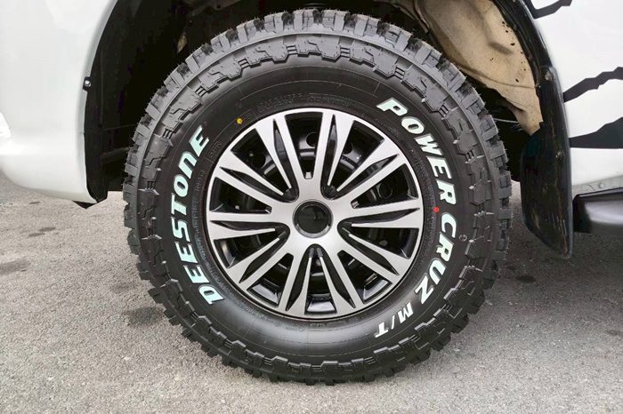REVO 2WD 2018 2.4J MT STANDARD WHITE  15 full