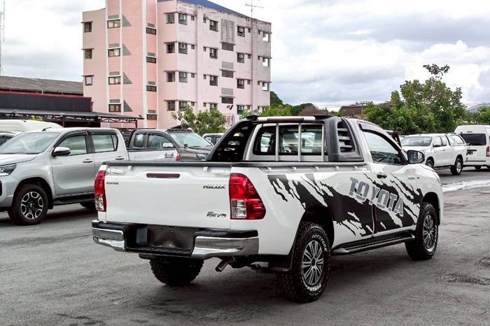 REVO 2WD 2018 2.4J MT STANDARD WHITE  15 full